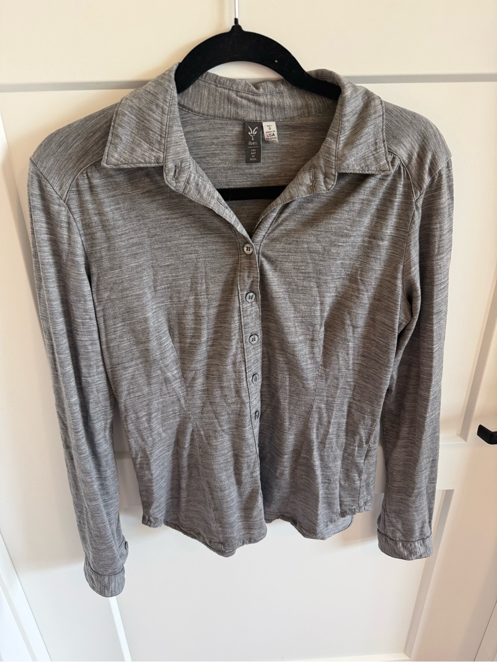 Ibex 100% Merino Wool Button Front Shirt Women’s S Gray Long Sleeve Lightweight